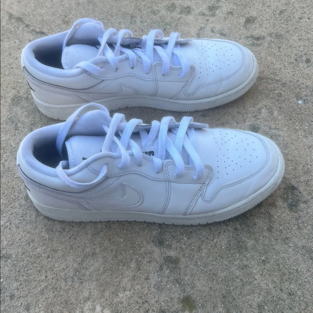 Nike Air Jordan 1 GS White Low Top Sneakers Women's Size 7